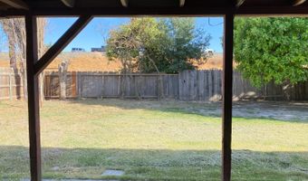 14069 Vista Dr, Armona, CA 93202