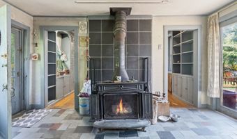 60 Chaplin St, Chaplin, CT 06235