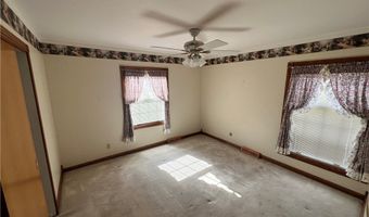 2543 Burlingham Dr, Ashtabula, OH 44004