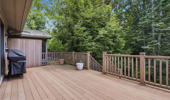 483 Concord Downs Ln, Aurora, OH 44202