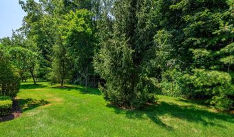 15 Caldwell Ter, Danbury, CT 06810