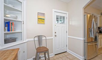 5 Kakely St, Albany, NY 12208