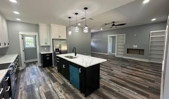 1128 Duke Dr, Bauxite, AR 72011
