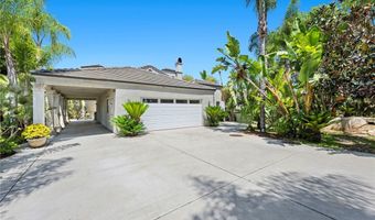 210 N Stage Coach Ln, Fallbrook, CA 92028
