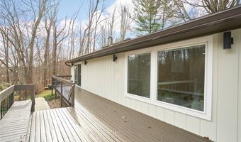 755 Sand Run Rd, Akron, OH 44313