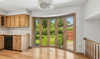 3051 N Huntington Dr, Arlington Heights, IL 60004