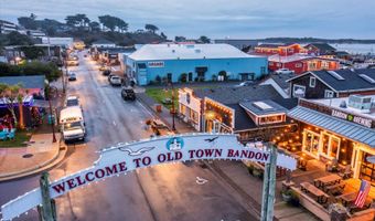 365 2nd St SE, Bandon, OR 97411