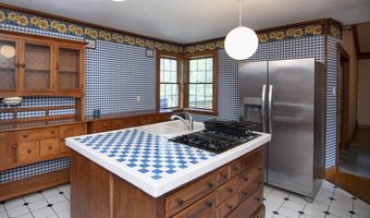 213 Patterson Creek Dr, Alderson, WV 24910