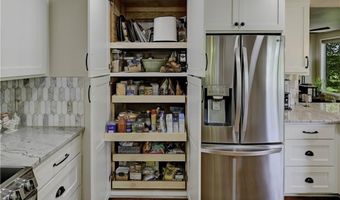 3 Redbird Dr, Agency, MO 64401