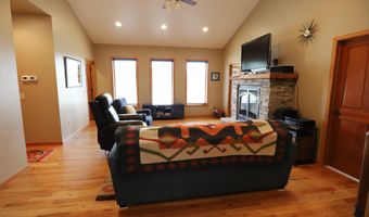 15 Helen Ln, Banner, WY 82832