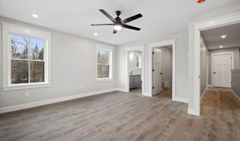 673 Streamside Ave, Hermon, ME 04401