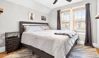 1036 W OKLAHOMA St, Appleton, WI 54914