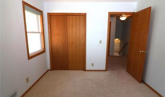 141 Strese Ln, Apple Valley, MN 55124