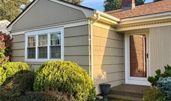 35 Greenfield Rd, Cumberland, RI 02864
