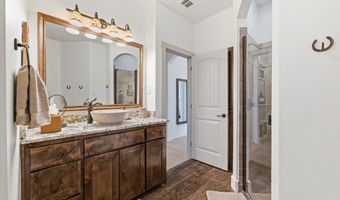 570 S Point Ct, Aledo, TX 76008