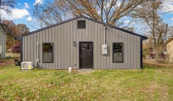 930 Porter Ave, Aurora, MO 65605