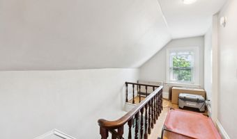 56 Chapel St, Augusta, ME 04330