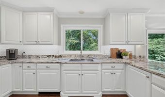 1751 Warmington Ct, Ballwin, MO 63021