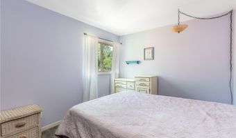 7 Hummingbird Ln, Amherst, NY 14228