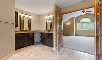 704 SW Coventry Cir, Ankeny, IA 50023