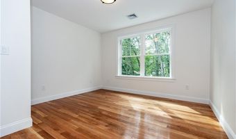 44 Saddlebrook Dr, Warwick, RI 02818