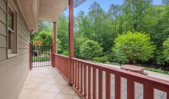 4561 Thornbury Close Way, Flowery Branch, GA 30542