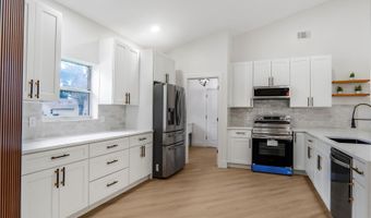 2286 LAKE FRANCIS Dr, Apopka, FL 32712