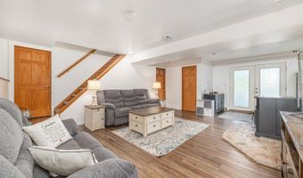 8 Pond Dr, Alloway, NJ 07422