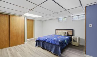 912 W Pleasant St, Aurora, MO 65605