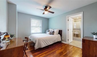 2461 Woodridge Dr, Decatur, GA 30033
