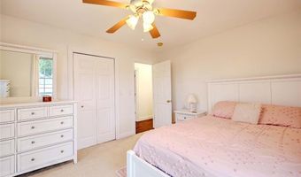 29 Lake Ave, Barrington, RI 02806