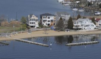 1330 WASHINGTON Dr, Annapolis, MD 21403