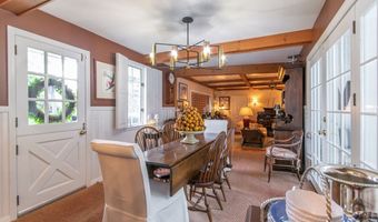 92 Forest Rd, Agawam, MA 01001