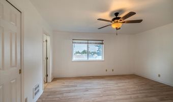 1057 4th St SE, Bandon, OR 97411