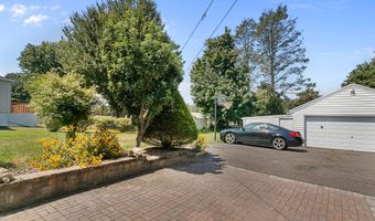 24 N Coe Ln, Ansonia, CT 06401