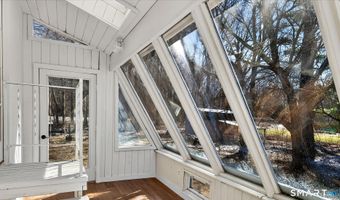 56 West St, Bolton, CT 06043