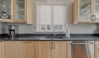 191 3rd St, Newport, RI 02840