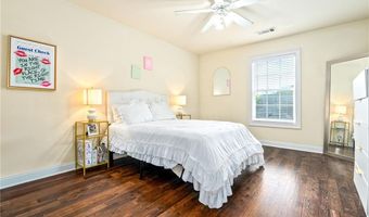 807 W LONGLEAF Dr 10, Auburn, AL 36832
