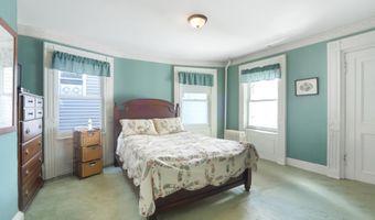 819 KENNEDY Blvd, Bayonne, NJ 07002
