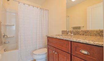 12 Oak Meadows Dr 12, Brookfield, CT 06804