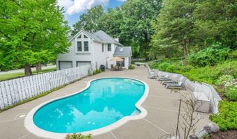 1 Victoria Pines Ln, Andover, NJ 07848