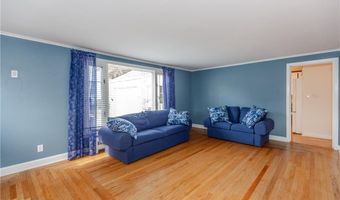 19 Coulters Rd, Cranston, RI 02920