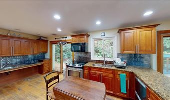 724 Greenville Ave, Johnston, RI 02919