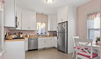 88 Burton St, Bristol, RI 02809
