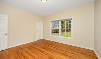 173 Anton Dr, Bridgeport, CT 06606