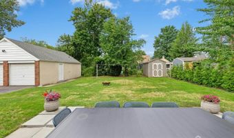 125 W Minna Ave, Avenel, NJ 07001