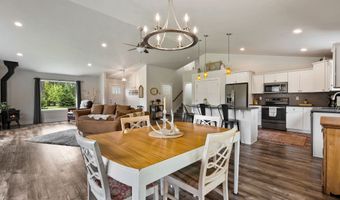 13404 Crescent Moon Dr, Bigfork, MT 59911
