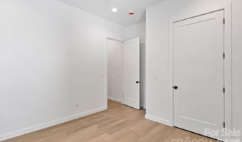 31 Grindstaff Dr, Asheville, NC 28803