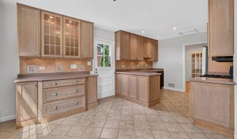 6035 CHATSWORTH Ln, Bethesda, MD 20814