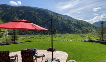 525 THREE RIVERS Dr, Alpine, WY 83128